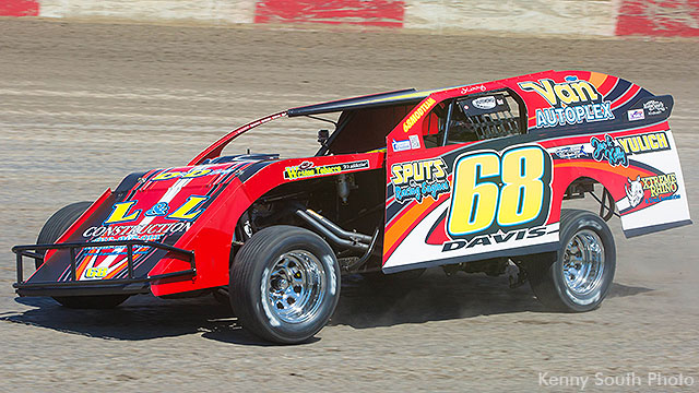 Kerry Davis is seeking his second straight USRA Modified track championship in 2016. (Kenny South Photo)(