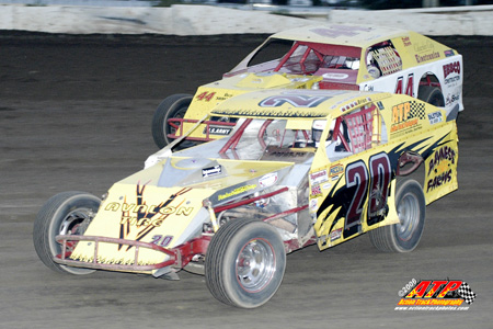 Brian Kunkle of Oelwein (20) clings to a 21-point bulge over Elgin's Jeremy LaPlant in the USRA B-Mods coming into this Sunday's finale.