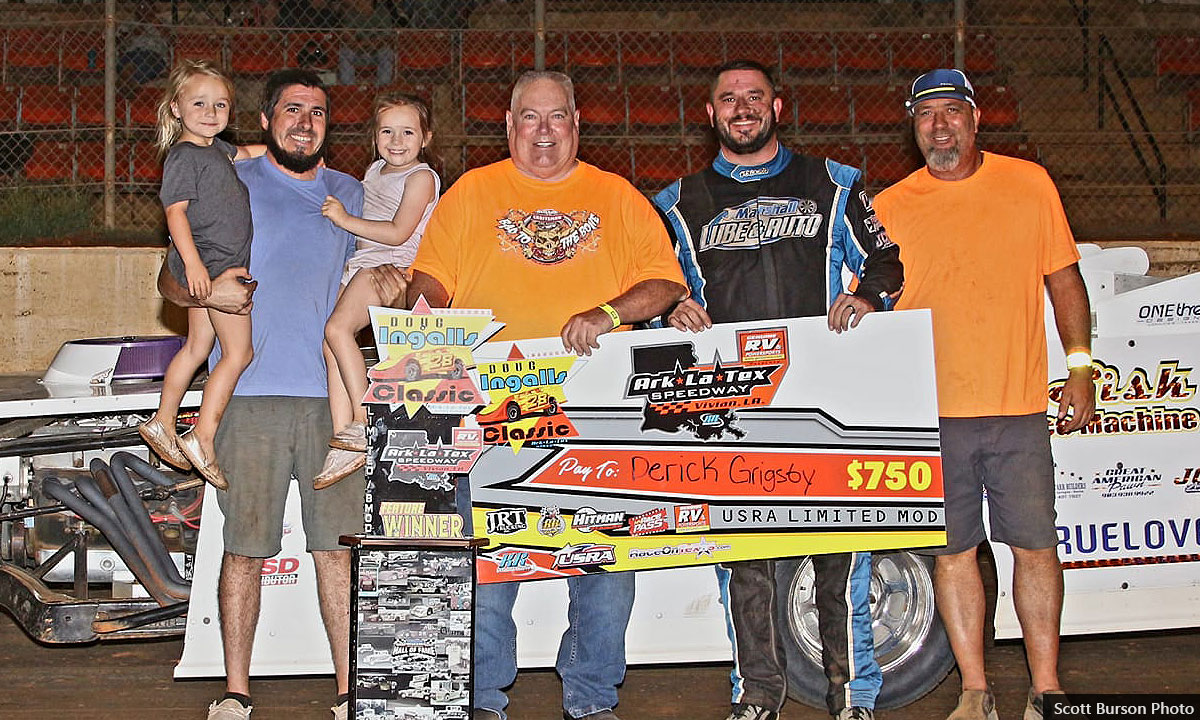 Derick Grigsby won the USRA Limited Mod main event.