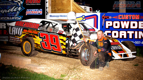 Ben Anderson topped the field of USRA Karl Performance Parts B-Mods on Friday, May 14, at the Mississippi Thunder Speedway in Fountain City, Wis. (Jason Durst Photo)