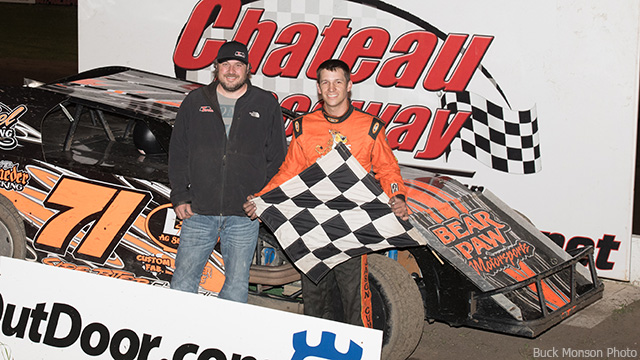 Jason Cummins earned a cool $2,000 for his USRA Modified win at the Chateau Raceway on Friday, June 5. (Buck Monson Photo)