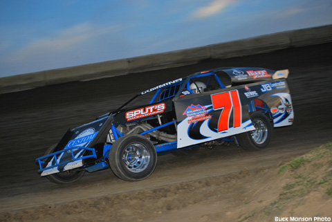 Jason Cummins won the 2010 track championship at the Chateau Raceway, as well as the USRA Weekly Racing Series National Championship for USRA RHS Modifieds.