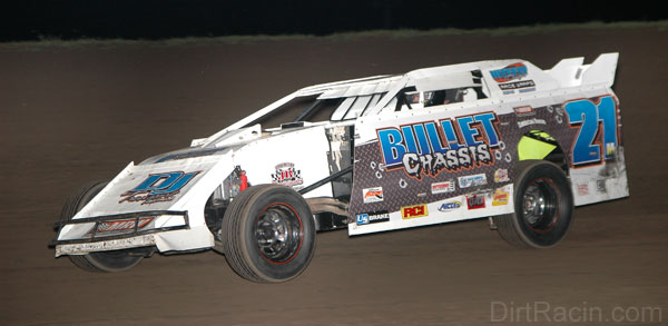 Dean Mahlstedt of Clear Lake, Iowa, captured the USRA Modified feature on Friday.
