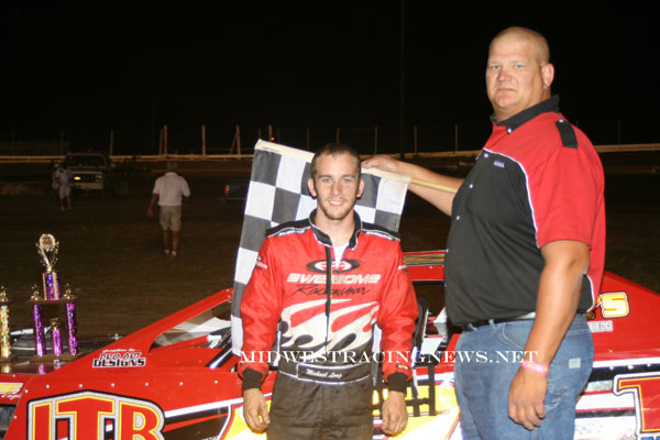 Michael Long of Quincy, Ill., won both the make-up and regular night features in the USRA Modified on Saturday, June 30, at the Pepsi Scotland County Speedway in Memphis, Mo. It was his fifth win in a row at the speedway.