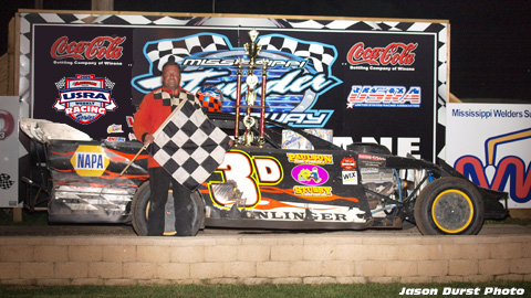 With 32 USRA RHS Modifieds on hand Friday at the Mississippi Thunder Speedway, Tim Donlinger of Rochester, Minn., went flag to flag at the head of the pack for the $3,000 top prize.