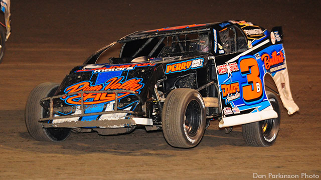 Nic Bidinger was crowned the 2014 USRA Modified track champion at the Lakeside Speedway.