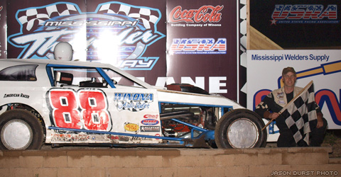 Troy Langowski of Winona, Minn., won the USRA Karl Chevrolet B-Mod feature on Friday night, May 21, at the Mississippi Thunder Speedway in Fountain City, Wis. (Jason Durst Photo)
