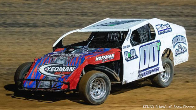 Taylor Moore of Bois D'Arc, Missouri, finished third in Ozark Golf Cars USRA B-Mod points in 2017 at Lucas Oil Speedway.